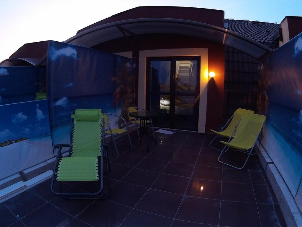 Dolphin House Bed & Breakfast Leba Exterior photo